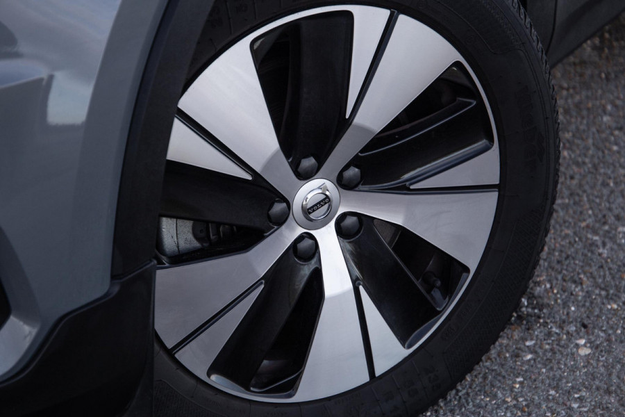 Volvo XC40 1.5 T4 Recharge Inscription Expression AUTOMAAT / PLUG IN HYBRID / NAVI / STOELVERWARMING / CAMERA