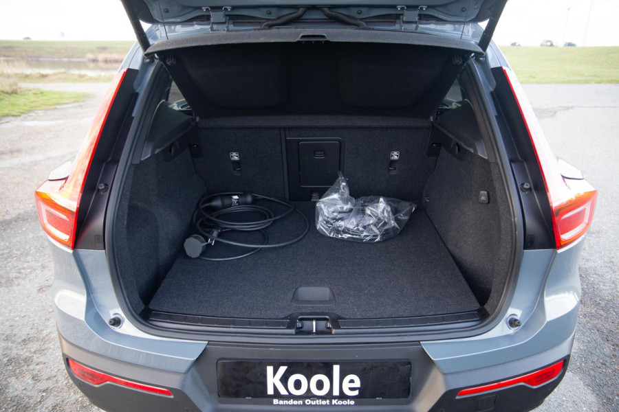 Volvo XC40 1.5 T4 Recharge Inscription Expression AUTOMAAT / PLUG IN HYBRID / NAVI / STOELVERWARMING / CAMERA