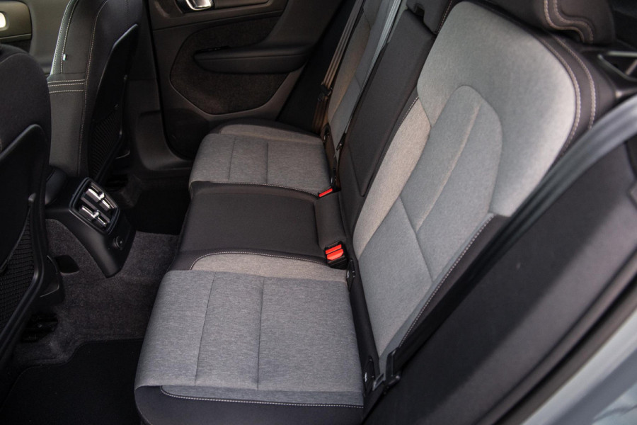 Volvo XC40 1.5 T4 Recharge Inscription Expression AUTOMAAT / PLUG IN HYBRID / NAVI / STOELVERWARMING / CAMERA