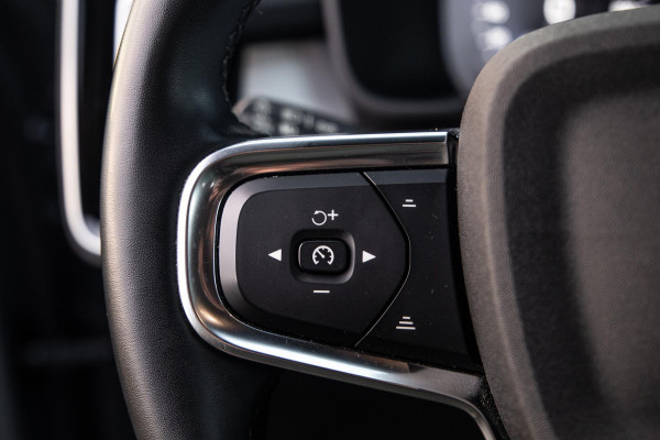 Volvo XC40 1.5 T4 Recharge Inscription Expression AUTOMAAT / PLUG IN HYBRID / NAVI / STOELVERWARMING / CAMERA