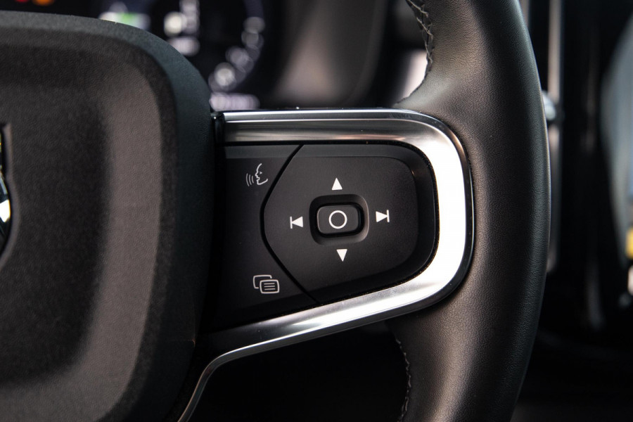 Volvo XC40 1.5 T4 Recharge Inscription Expression AUTOMAAT / PLUG IN HYBRID / NAVI / STOELVERWARMING / CAMERA