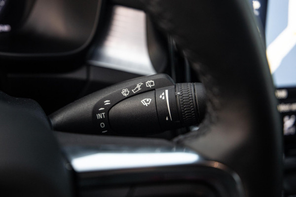 Volvo XC40 1.5 T4 Recharge Inscription Expression AUTOMAAT / PLUG IN HYBRID / NAVI / STOELVERWARMING / CAMERA