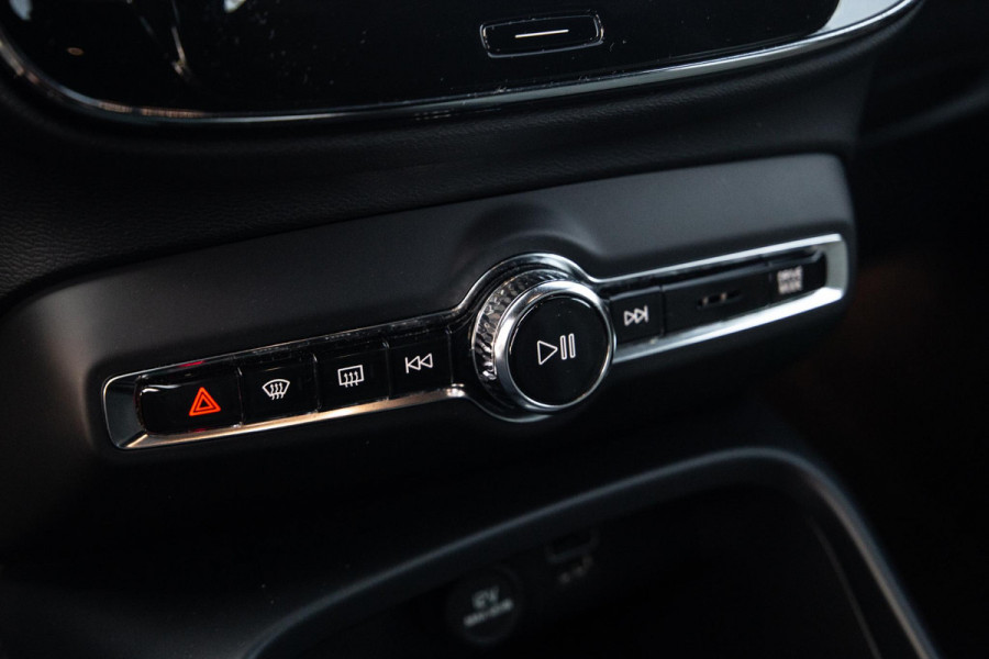 Volvo XC40 1.5 T4 Recharge Inscription Expression AUTOMAAT / PLUG IN HYBRID / NAVI / STOELVERWARMING / CAMERA