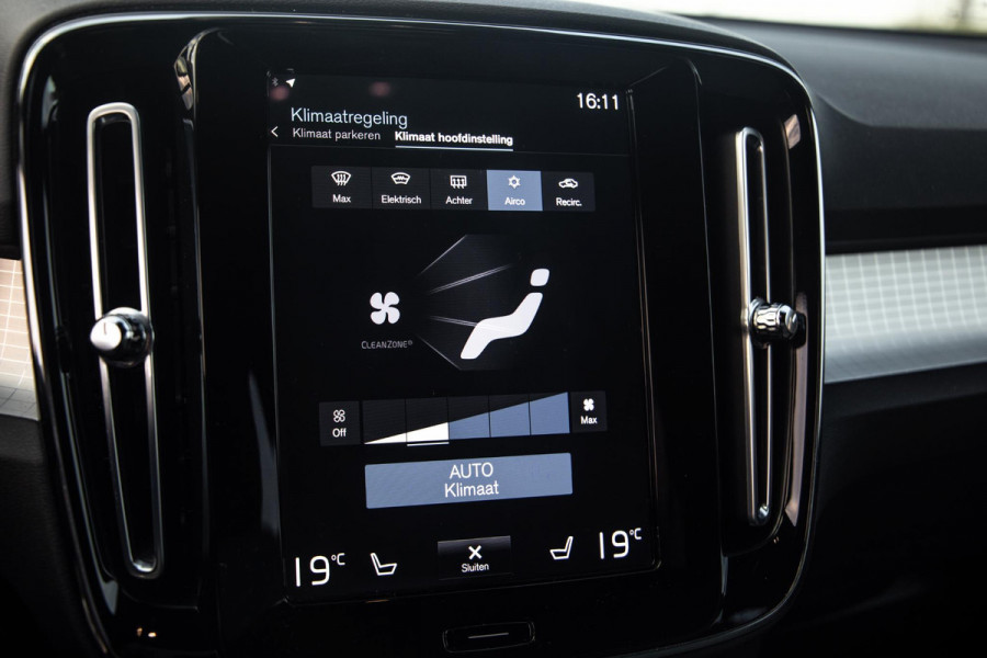 Volvo XC40 1.5 T4 Recharge Inscription Expression AUTOMAAT / PLUG IN HYBRID / NAVI / STOELVERWARMING / CAMERA