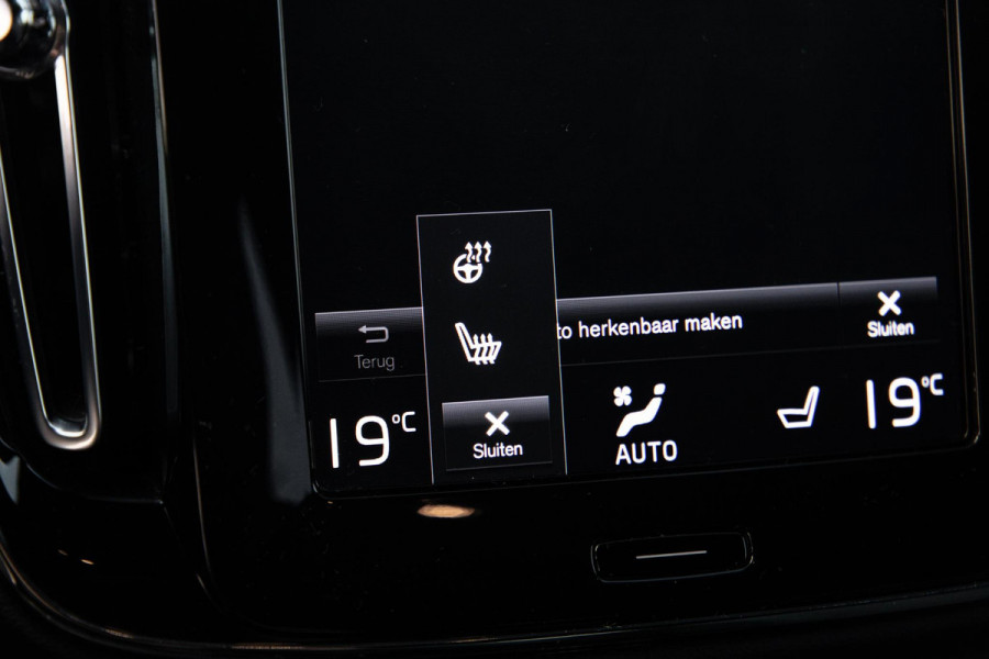 Volvo XC40 1.5 T4 Recharge Inscription Expression AUTOMAAT / PLUG IN HYBRID / NAVI / STOELVERWARMING / CAMERA