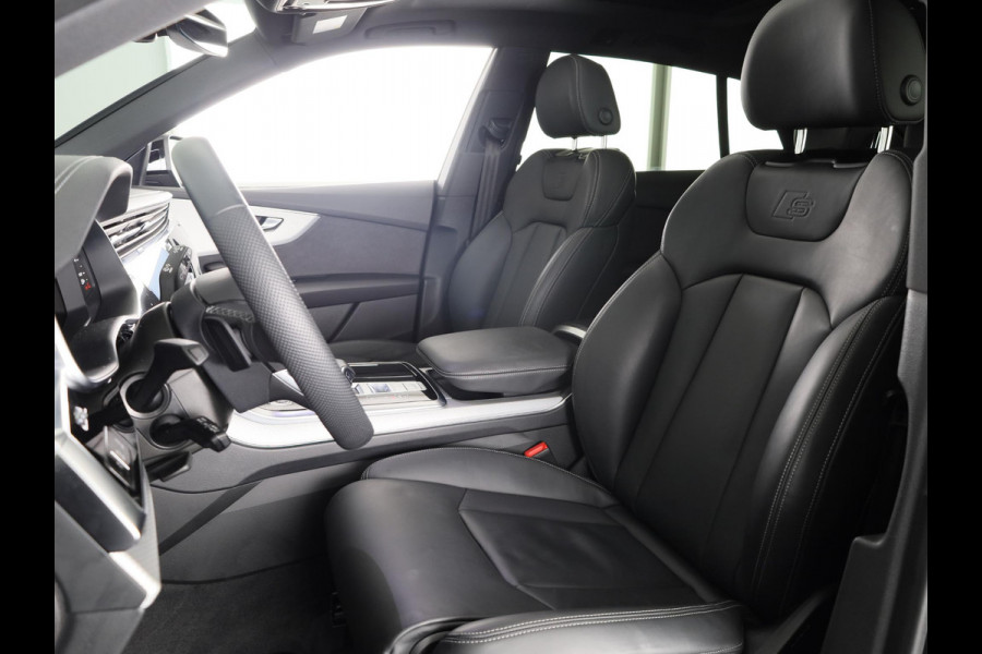 Audi Q8 55 TFSI e quattro Pro Line S 394pk | Panoramadak | Lederen bekleding | Head Up Display | Luchtvering | Trekhaak