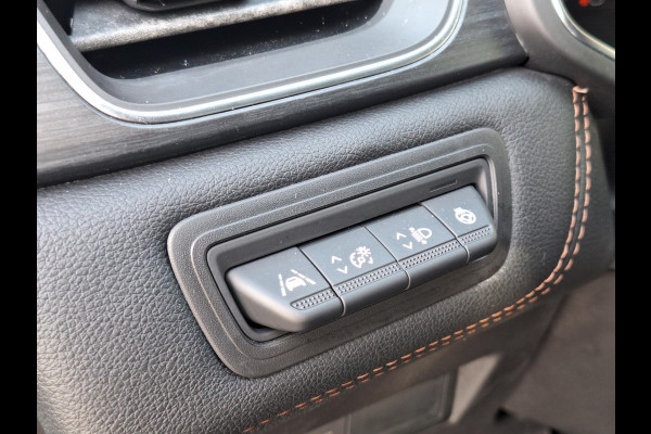 Renault Captur 1.3 TCe 155 Initiale Paris Automaat | My 2020 | Leder | Trekhaak | LED | Blindspot | Navi |