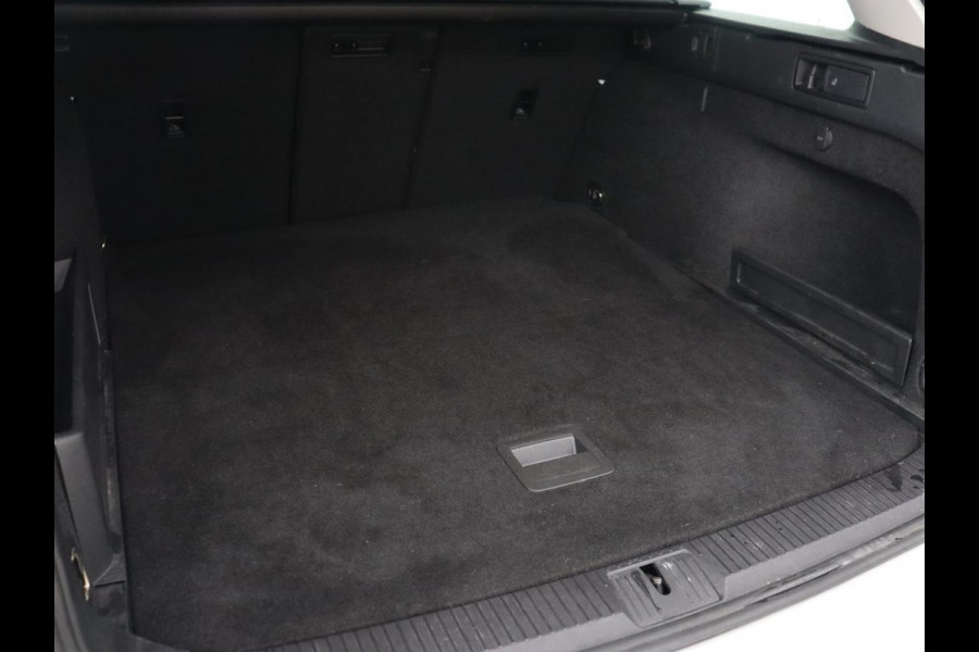 Volkswagen Passat 1.4 TSI PHEV GTE | Stoelverwarming | Virtual Cockpit | Adaptive cruise | Massage | Matrix LED | Camera | Memory | Carplay | Navigatie | Plug In