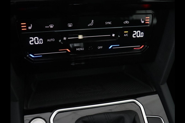 Volkswagen Passat 1.4 TSI PHEV GTE | Stoelverwarming | Virtual Cockpit | Adaptive cruise | Massage | Matrix LED | Camera | Memory | Carplay | Navigatie | Plug In