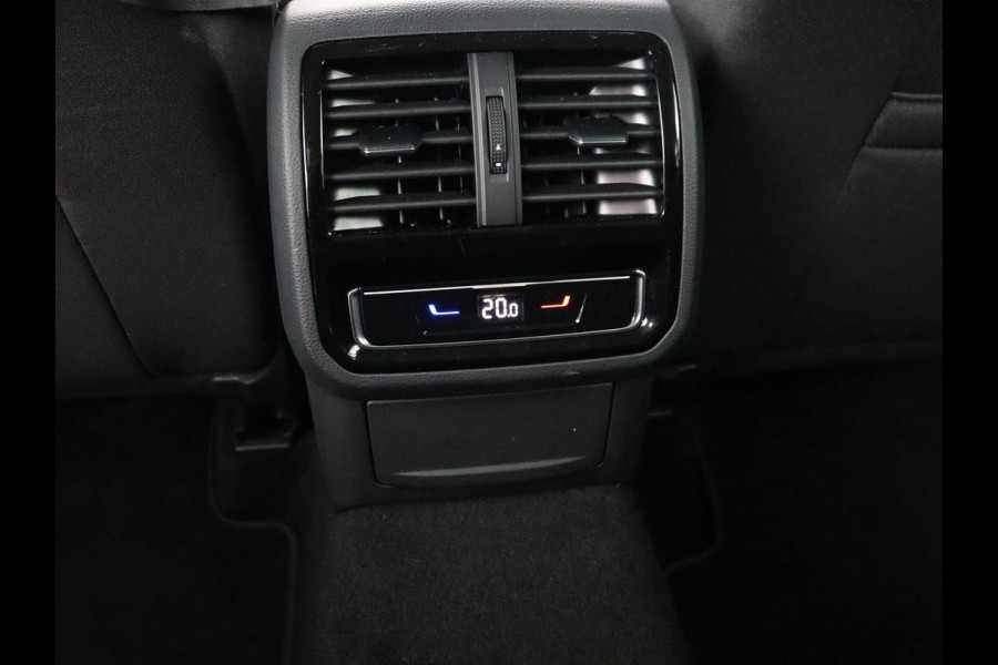 Volkswagen Passat 1.4 TSI PHEV GTE | Stoelverwarming | Virtual Cockpit | Adaptive cruise | Massage | Matrix LED | Camera | Memory | Carplay | Navigatie | Plug In