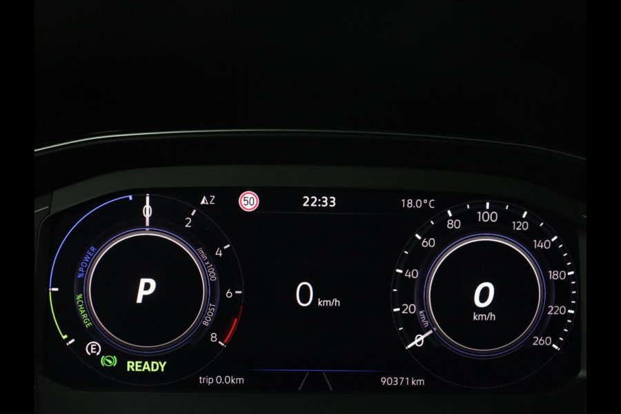 Volkswagen Passat 1.4 TSI PHEV GTE | Stoelverwarming | Virtual Cockpit | Adaptive cruise | Massage | Matrix LED | Camera | Memory | Carplay | Navigatie | Plug In
