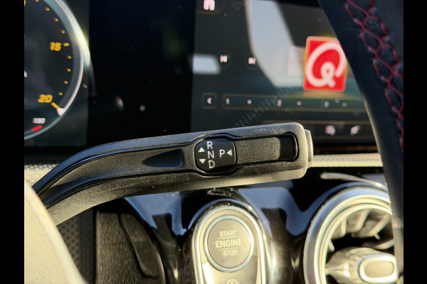 Mercedes-Benz A-Klasse 180 Business Solution Automaat / AMG styling / 18"LM / LED / Navi / Camera