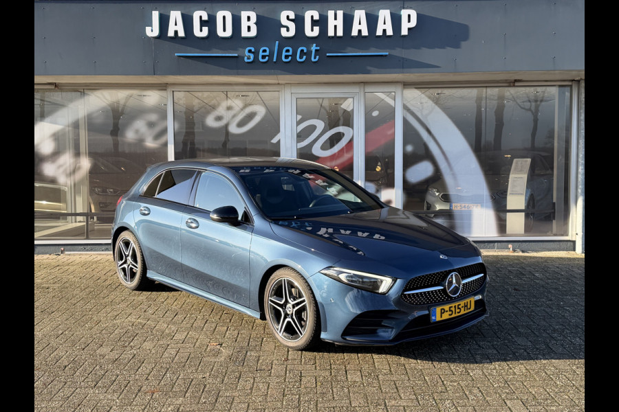 Mercedes-Benz A-Klasse 180 Business Solution Automaat / AMG styling / 18"LM / LED / Navi / Camera