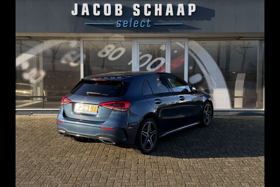 Mercedes-Benz A-Klasse 180 Business Solution Automaat / AMG styling / 18"LM / LED / Navi / Camera