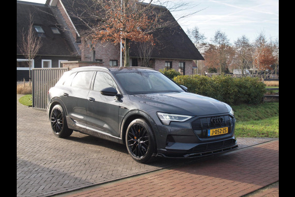Audi e-tron 55 quattro Business edition 95 kWh | 21 Inch | Camera | Apple Carplay | Sfeerverlichting | Stoelmemory |