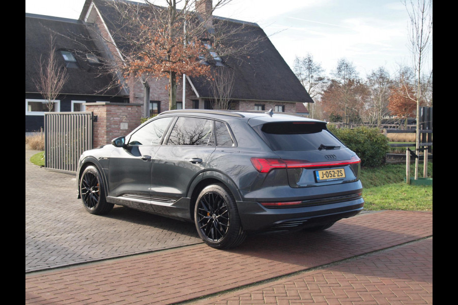 Audi e-tron 55 quattro Business edition 95 kWh | 21 Inch | Camera | Apple Carplay | Sfeerverlichting | Stoelmemory |