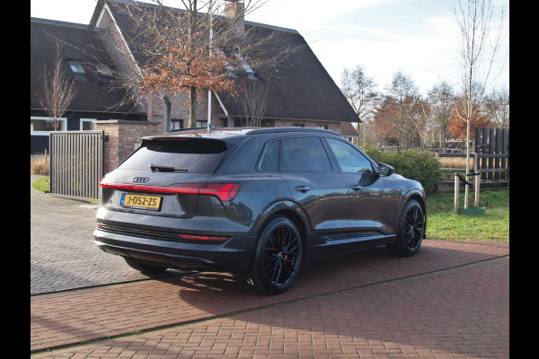 Audi e-tron 55 quattro Business edition 95 kWh | 21 Inch | Camera | Apple Carplay | Sfeerverlichting | Stoelmemory |