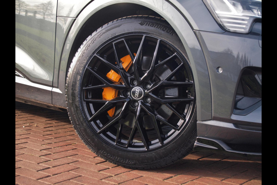 Audi e-tron 55 quattro Business edition 95 kWh | 21 Inch | Camera | Apple Carplay | Sfeerverlichting | Stoelmemory |