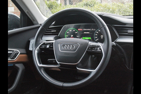 Audi e-tron 55 quattro Business edition 95 kWh | 21 Inch | Camera | Apple Carplay | Sfeerverlichting | Stoelmemory |