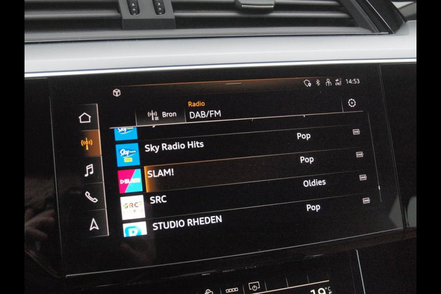 Audi e-tron 55 quattro Business edition 95 kWh | 21 Inch | Camera | Apple Carplay | Sfeerverlichting | Stoelmemory |