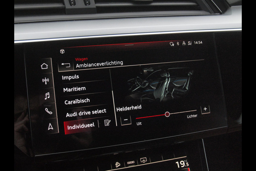 Audi e-tron 55 quattro Business edition 95 kWh | 21 Inch | Camera | Apple Carplay | Sfeerverlichting | Stoelmemory |