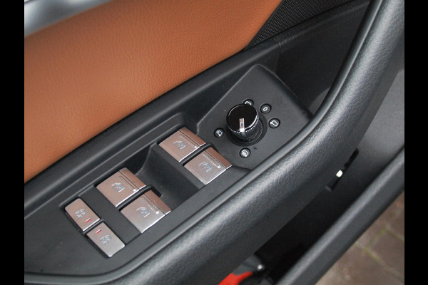 Audi e-tron 55 quattro Business edition 95 kWh | 21 Inch | Camera | Apple Carplay | Sfeerverlichting | Stoelmemory |