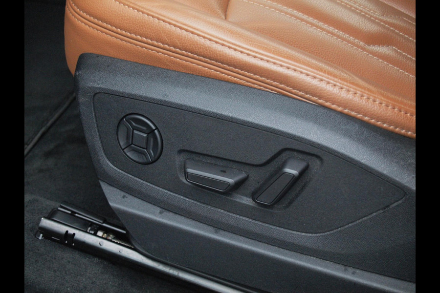 Audi e-tron 55 quattro Business edition 95 kWh | 21 Inch | Camera | Apple Carplay | Sfeerverlichting | Stoelmemory |