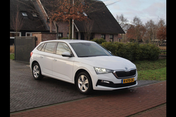 Škoda SCALA 1.0 TSI Sport Business | Apple Carplay | Trekhaak | Parkeensensoren | Sportstoelen | NL-Auto |