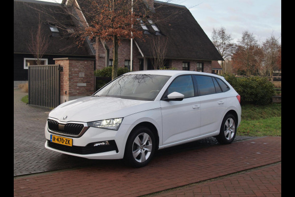 Škoda SCALA 1.0 TSI Sport Business | Apple Carplay | Trekhaak | Parkeensensoren | Sportstoelen | NL-Auto |