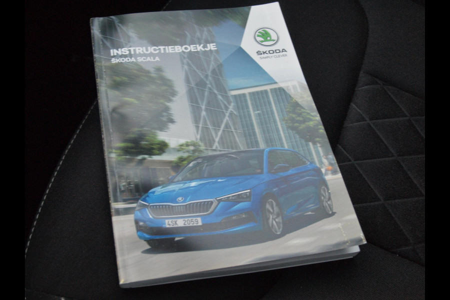 Škoda SCALA 1.0 TSI Sport Business | Apple Carplay | Trekhaak | Parkeensensoren | Sportstoelen | NL-Auto |