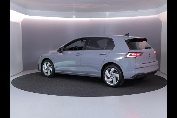 Volkswagen Golf 1.5 eHybrid GTE 272 pk Automaat (DSG) | Verlengde garantie | Navigatie | Trekhaak (wegklapbaar) | Parkeersensoren | Ropndomzicht camera | Stoelverwarming |
