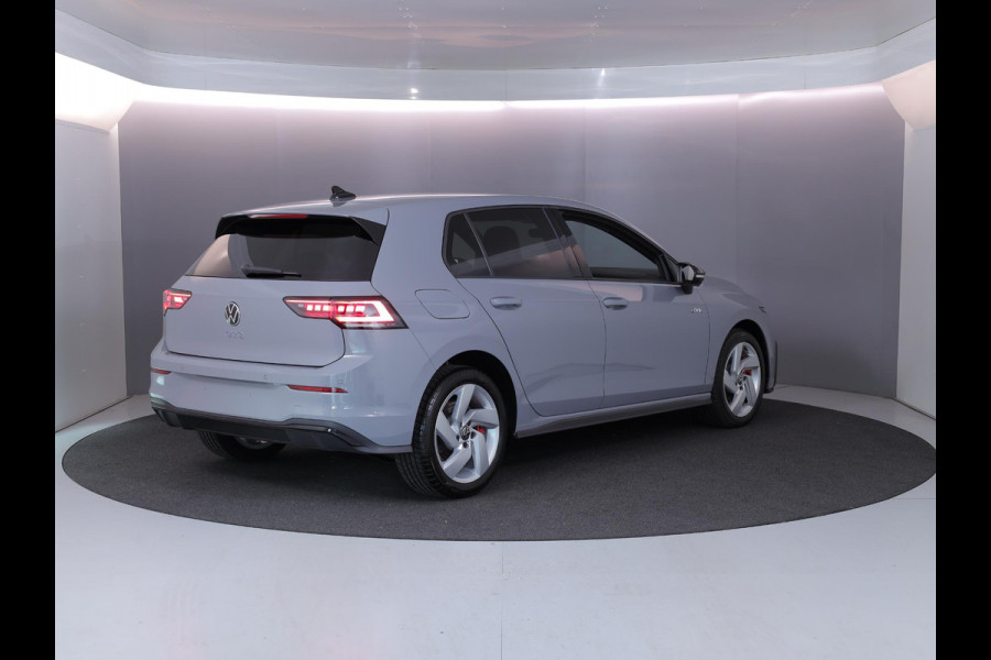 Volkswagen Golf 1.5 eHybrid GTE 272 pk Automaat (DSG) | Verlengde garantie | Navigatie | Trekhaak (wegklapbaar) | Parkeersensoren | Ropndomzicht camera | Stoelverwarming |