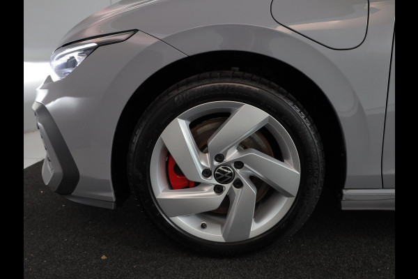 Volkswagen Golf 1.5 eHybrid GTE 272 pk Automaat (DSG) | Verlengde garantie | Navigatie | Trekhaak (wegklapbaar) | Parkeersensoren | Ropndomzicht camera | Stoelverwarming |