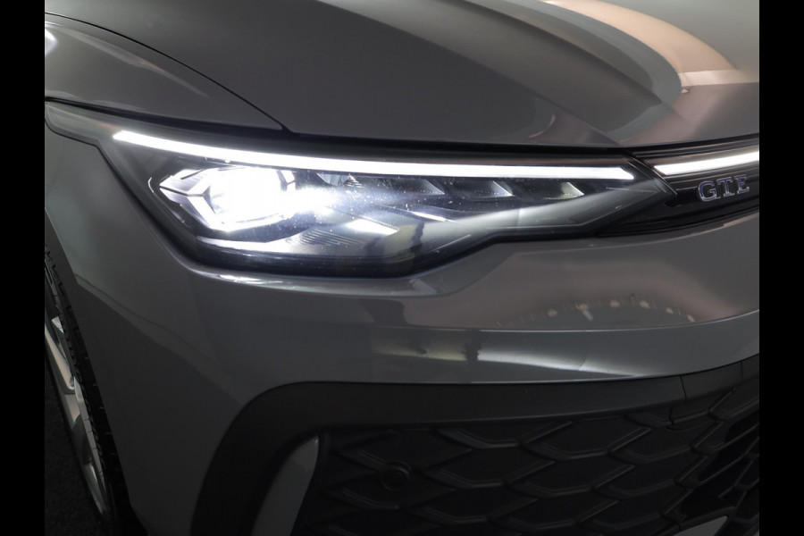 Volkswagen Golf 1.5 eHybrid GTE 272 pk Automaat (DSG) | Verlengde garantie | Navigatie | Trekhaak (wegklapbaar) | Parkeersensoren | Ropndomzicht camera | Stoelverwarming |