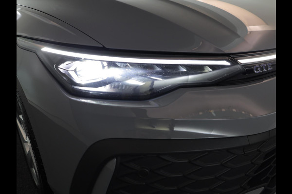 Volkswagen Golf 1.5 eHybrid GTE 272 pk Automaat (DSG) | Verlengde garantie | Navigatie | Trekhaak (wegklapbaar) | Parkeersensoren | Ropndomzicht camera | Stoelverwarming |