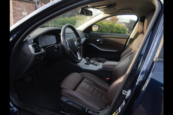 BMW 3-serie 320e Business Edition Plus | Plug-in Hybride | 19 Inch zwarte velgen | Sportstoelen | Leer | NL-Auto |