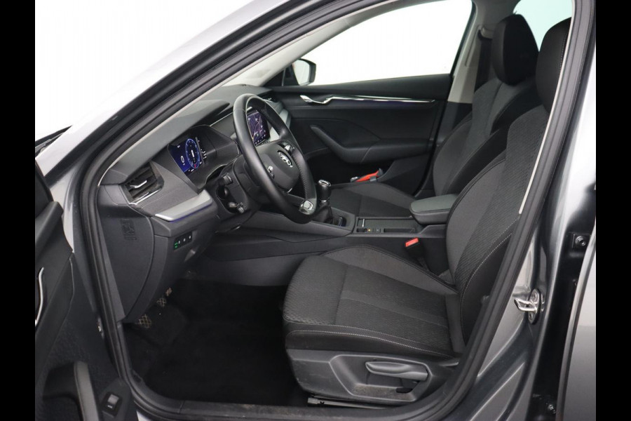 Škoda Octavia 1.0 TSI Business Edition Plus | Stoelverwarming | Adaptive cruise | Trekhaak | Carplay | Sfeerverlichting | Navigatie | Keyless | Full LED | Parkeerhulp | Climate control