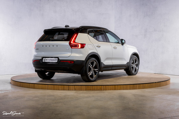 Volvo XC40 1.5 T5 Recharge R-Design | Zwenkbare trekhaak | Adaptieve cruise | Blis | Metallic |