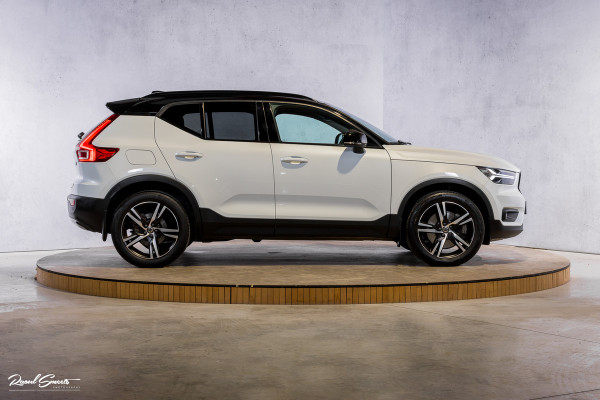 Volvo XC40 1.5 T5 Recharge R-Design | Zwenkbare trekhaak | Adaptieve cruise | Blis | Metallic |