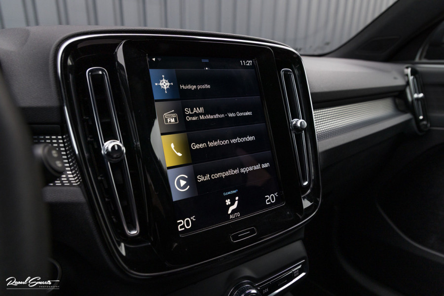 Volvo XC40 1.5 T5 Recharge R-Design | Zwenkbare trekhaak | Adaptieve cruise | Blis | Metallic |