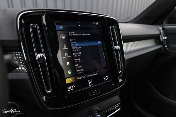 Volvo XC40 1.5 T5 Recharge R-Design | Zwenkbare trekhaak | Adaptieve cruise | Blis | Metallic |