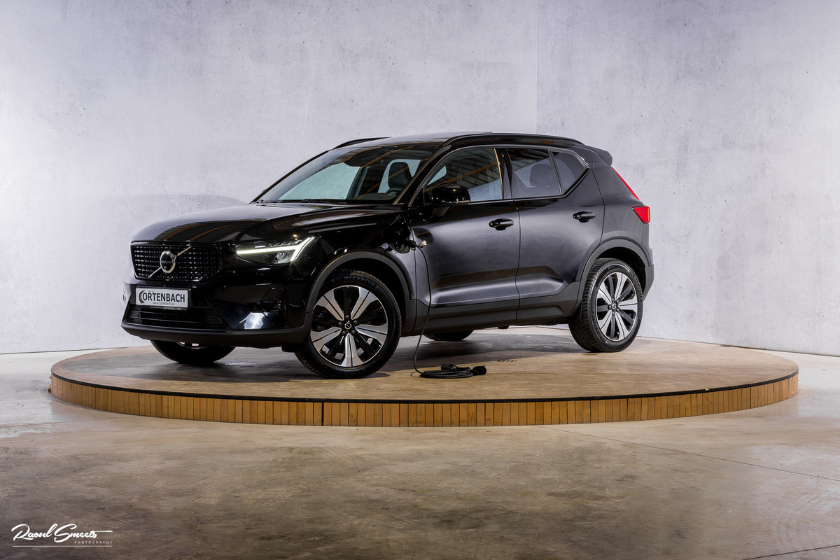 Volvo XC40 1.5 T5 Plug-in hybrid Ultimate Dark | Panorama dak | Adaptieve cruise | Blis | Memory | Harman Kardon |
