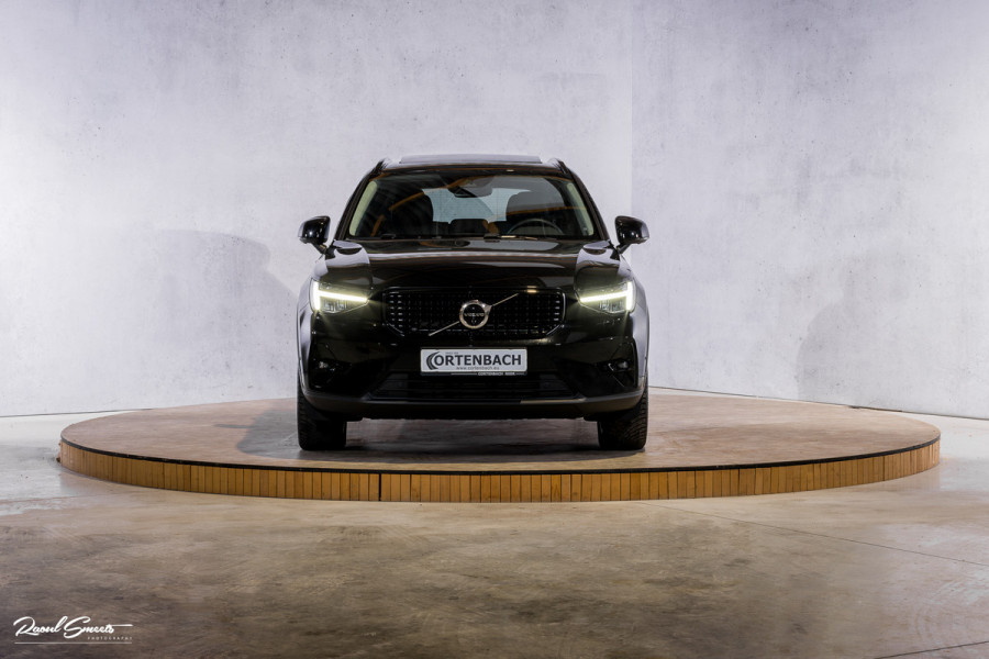 Volvo XC40 1.5 T5 Plug-in hybrid Ultimate Dark | Panorama dak | Adaptieve cruise | Blis | Memory | Harman Kardon |