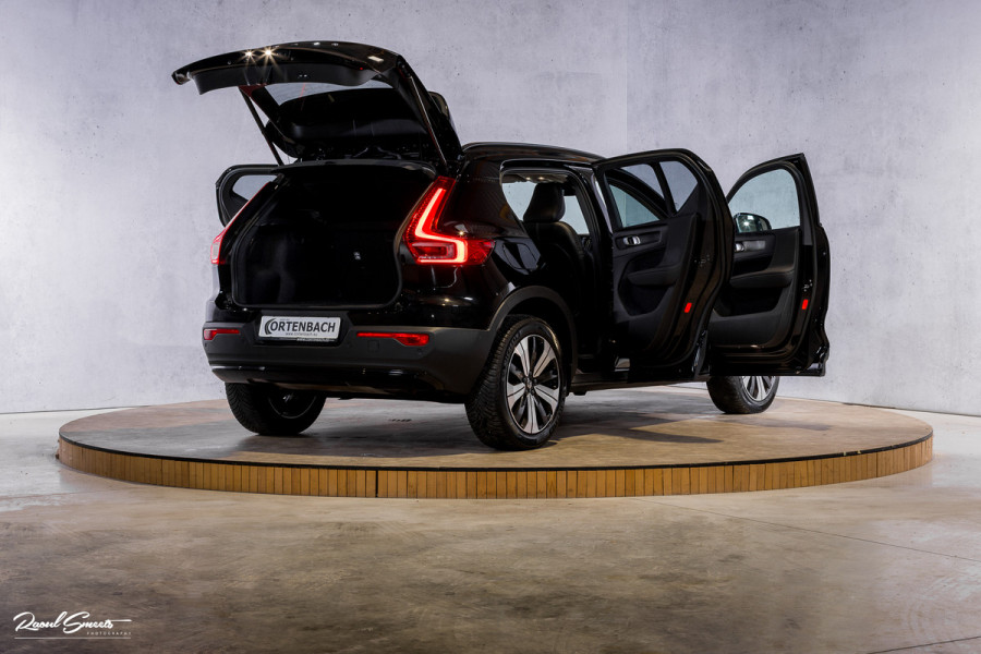 Volvo XC40 1.5 T5 Plug-in hybrid Ultimate Dark | Panorama dak | Adaptieve cruise | Blis | Memory | Harman Kardon |