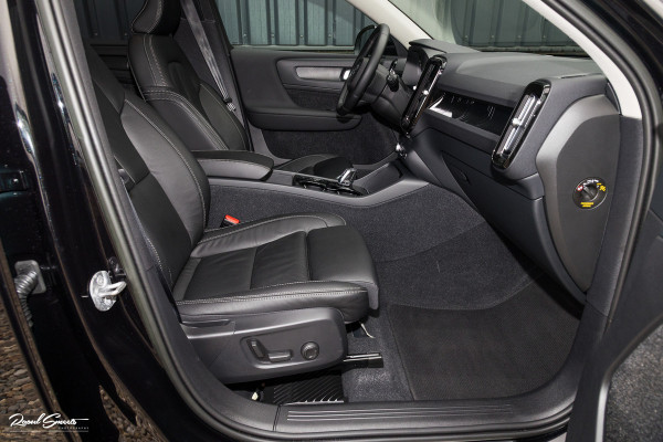 Volvo XC40 1.5 T5 Plug-in hybrid Ultimate Dark | Panorama dak | Adaptieve cruise | Blis | Memory | Harman Kardon |