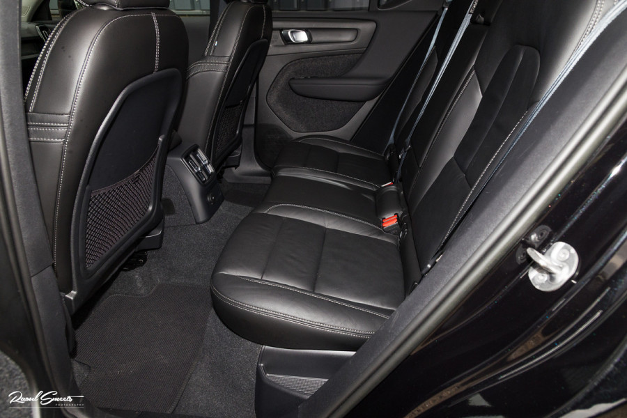 Volvo XC40 1.5 T5 Plug-in hybrid Ultimate Dark | Panorama dak | Adaptieve cruise | Blis | Memory | Harman Kardon |