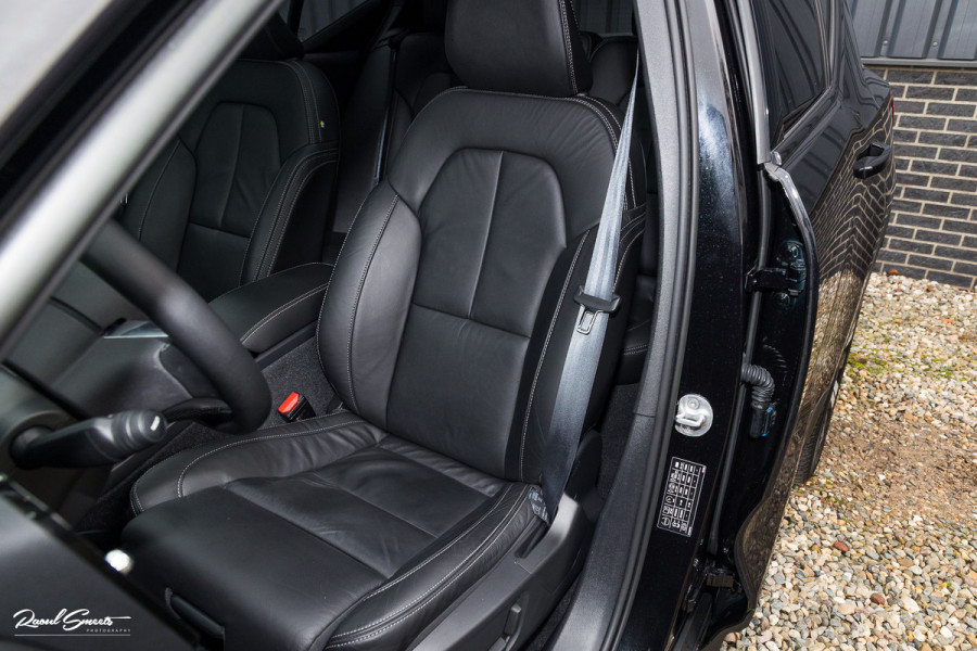 Volvo XC40 1.5 T5 Plug-in hybrid Ultimate Dark | Panorama dak | Adaptieve cruise | Blis | Memory | Harman Kardon |