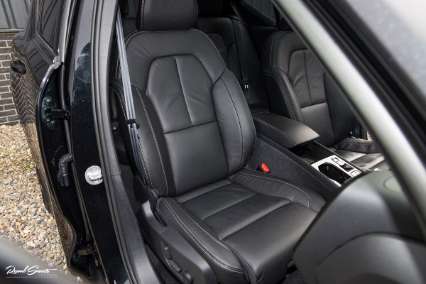 Volvo XC40 1.5 T5 Plug-in hybrid Ultimate Dark | Panorama dak | Adaptieve cruise | Blis | Memory | Harman Kardon |