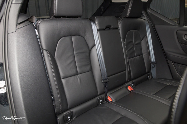 Volvo XC40 1.5 T5 Plug-in hybrid Ultimate Dark | Panorama dak | Adaptieve cruise | Blis | Memory | Harman Kardon |