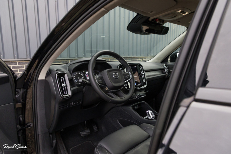 Volvo XC40 1.5 T5 Plug-in hybrid Ultimate Dark | Panorama dak | Adaptieve cruise | Blis | Memory | Harman Kardon |